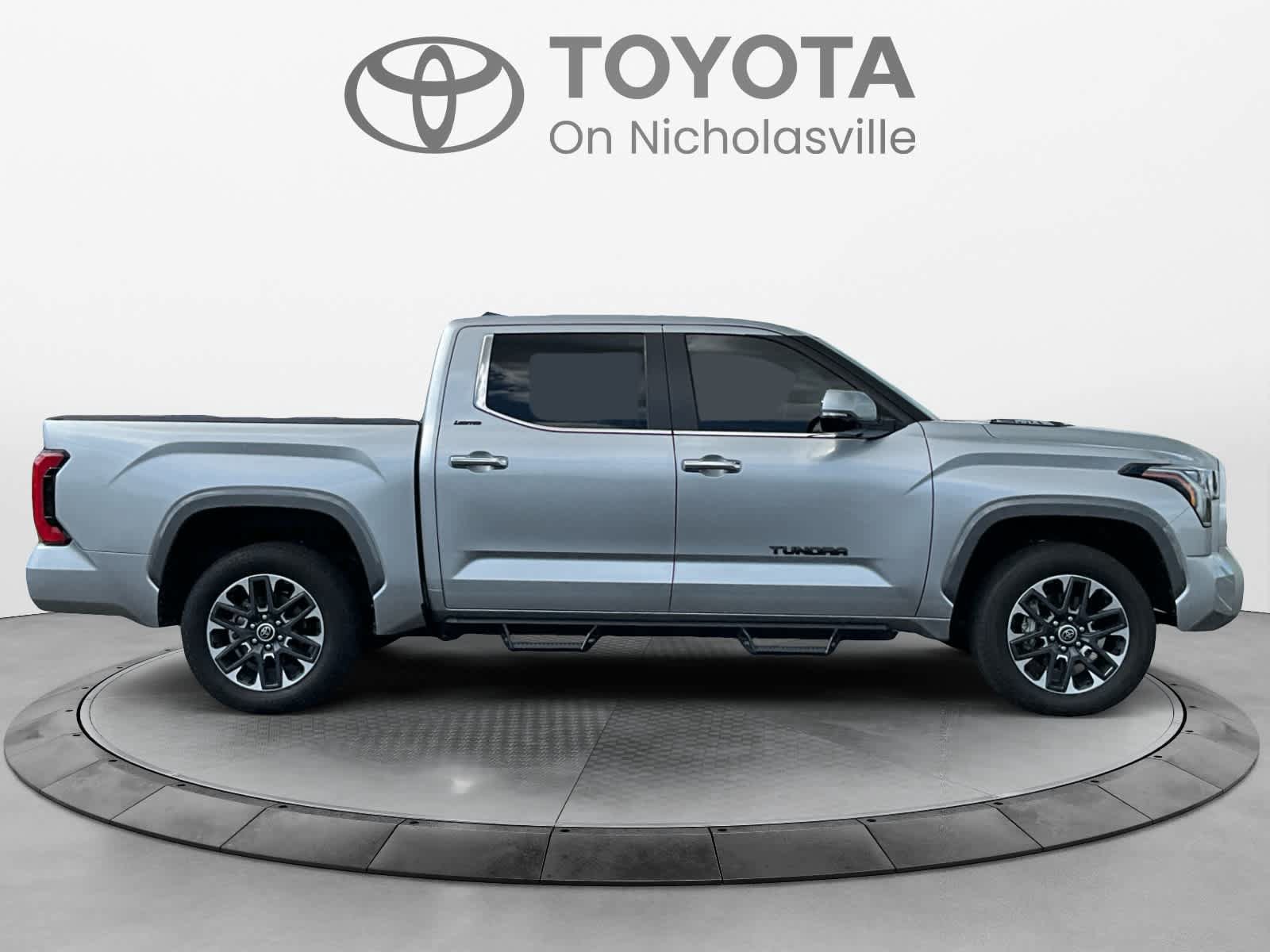Used 2024 Toyota Tundra Limited AWD/4WD image 6