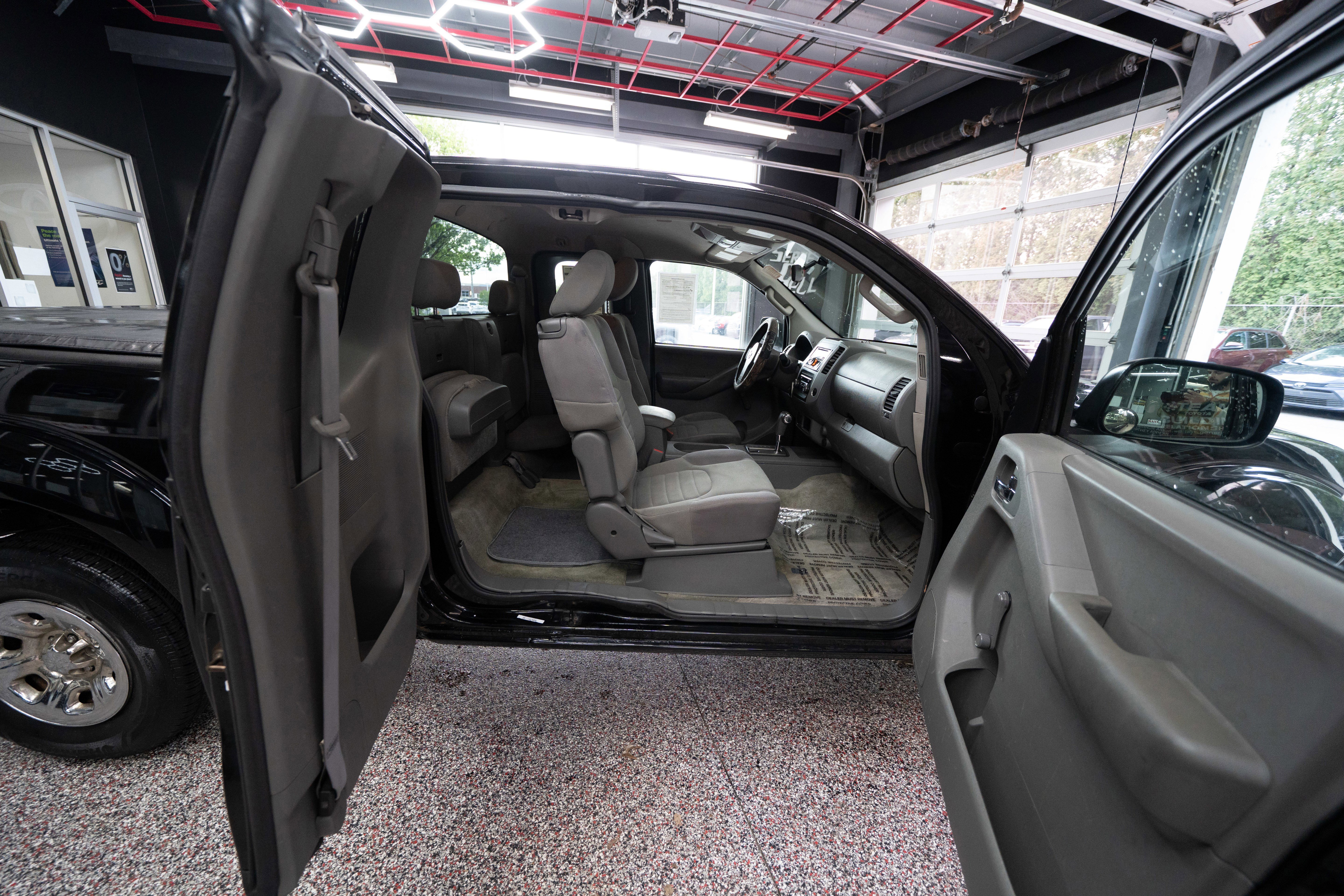 Used 2014 Nissan Frontier S image 26