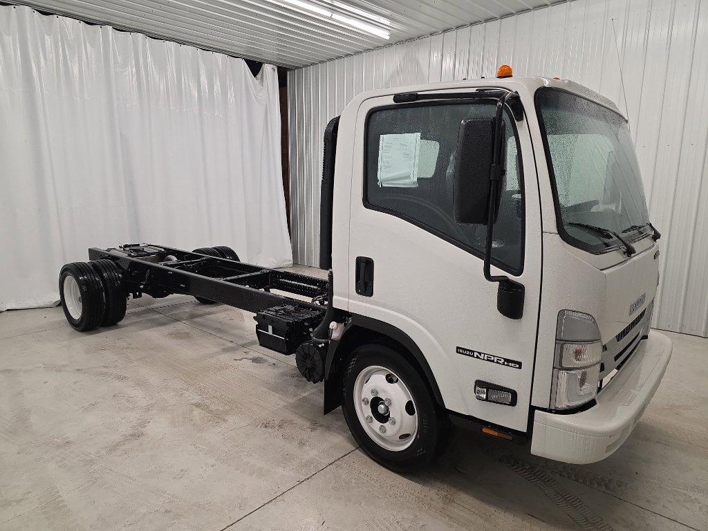 New 2026 Isuzu NPR image 5