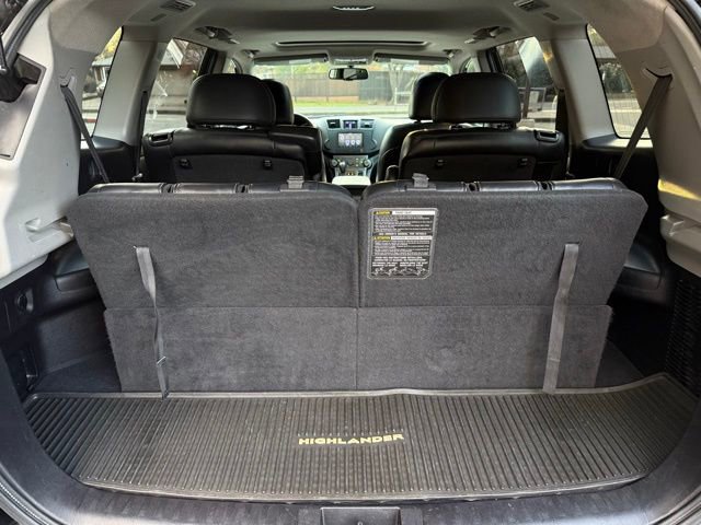Used 2012 Toyota Highlander SE w/ Tow Pkg AWD/4WD image 33