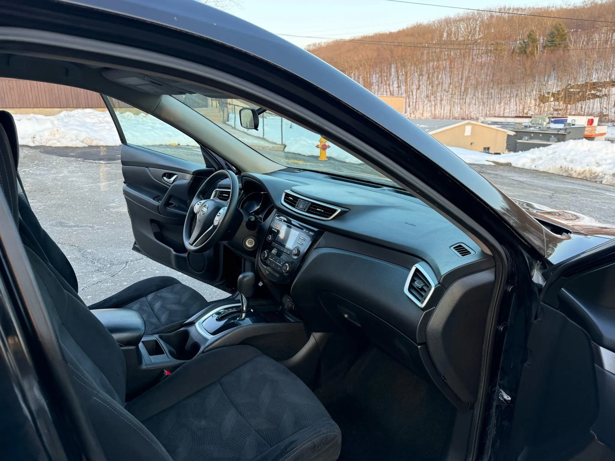 Used 2014 Nissan Rogue S image 8