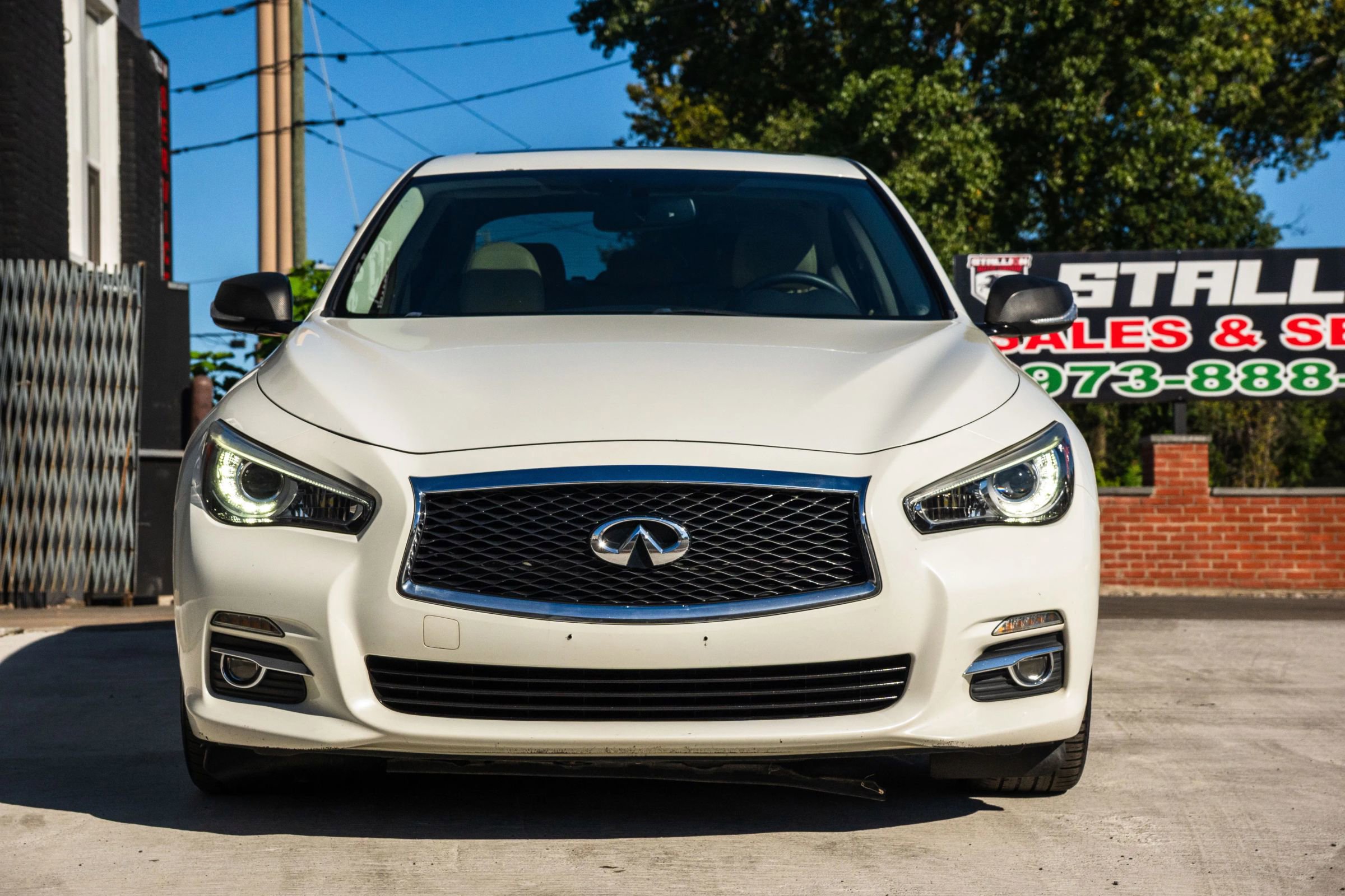 Used 2017 INFINITI Q50 Signature Edition image 2