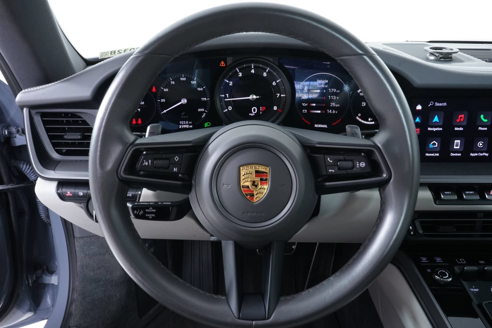 Used 2024 Porsche 911 Carrera RWD image 19