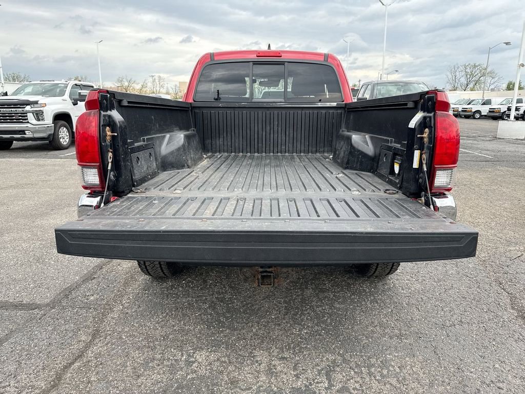 Used 2018 Toyota Tacoma TRD Off-Road AWD/4WD image 23