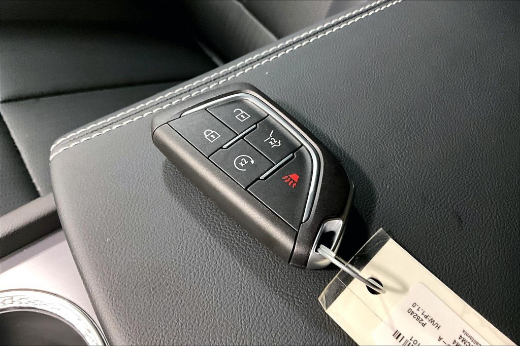 New 2027 Cadillac Vistiq Sport w/ LPO, Floor Liner Package AWD/4WD image 22
