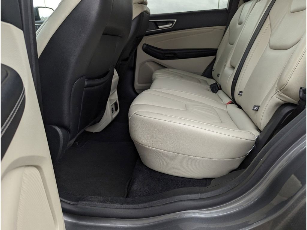 Used 2022 Ford Edge Titanium image 27