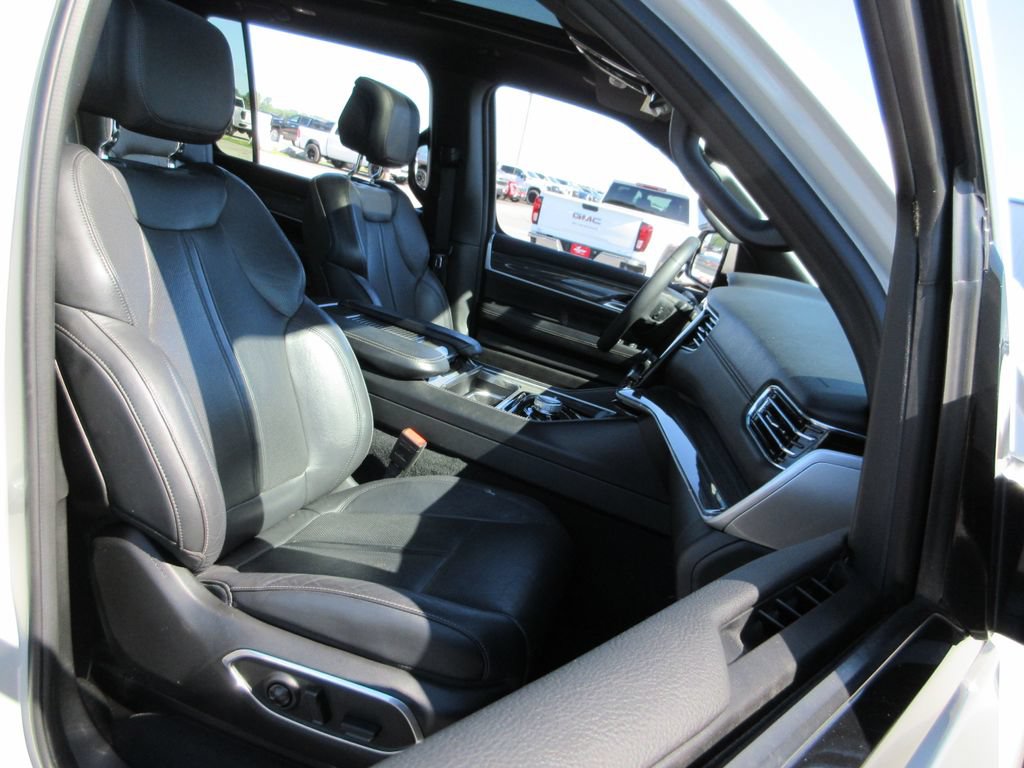 Used 2022 Jeep Wagoneer Series II w/ Premium Group I AWD/4WD image 23