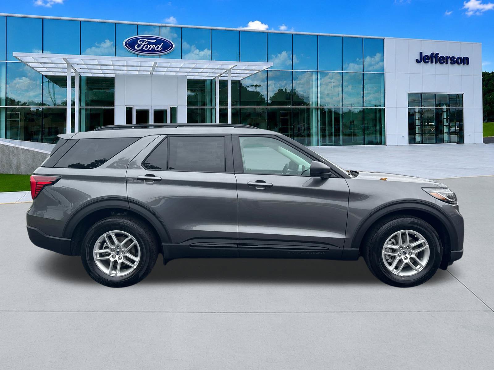 New 2026 Ford Explorer Active RWD image 8