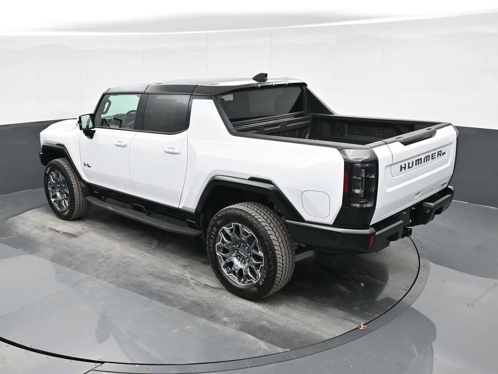 New 2025 GMC Hummer EV 3X AWD/4WD image 17