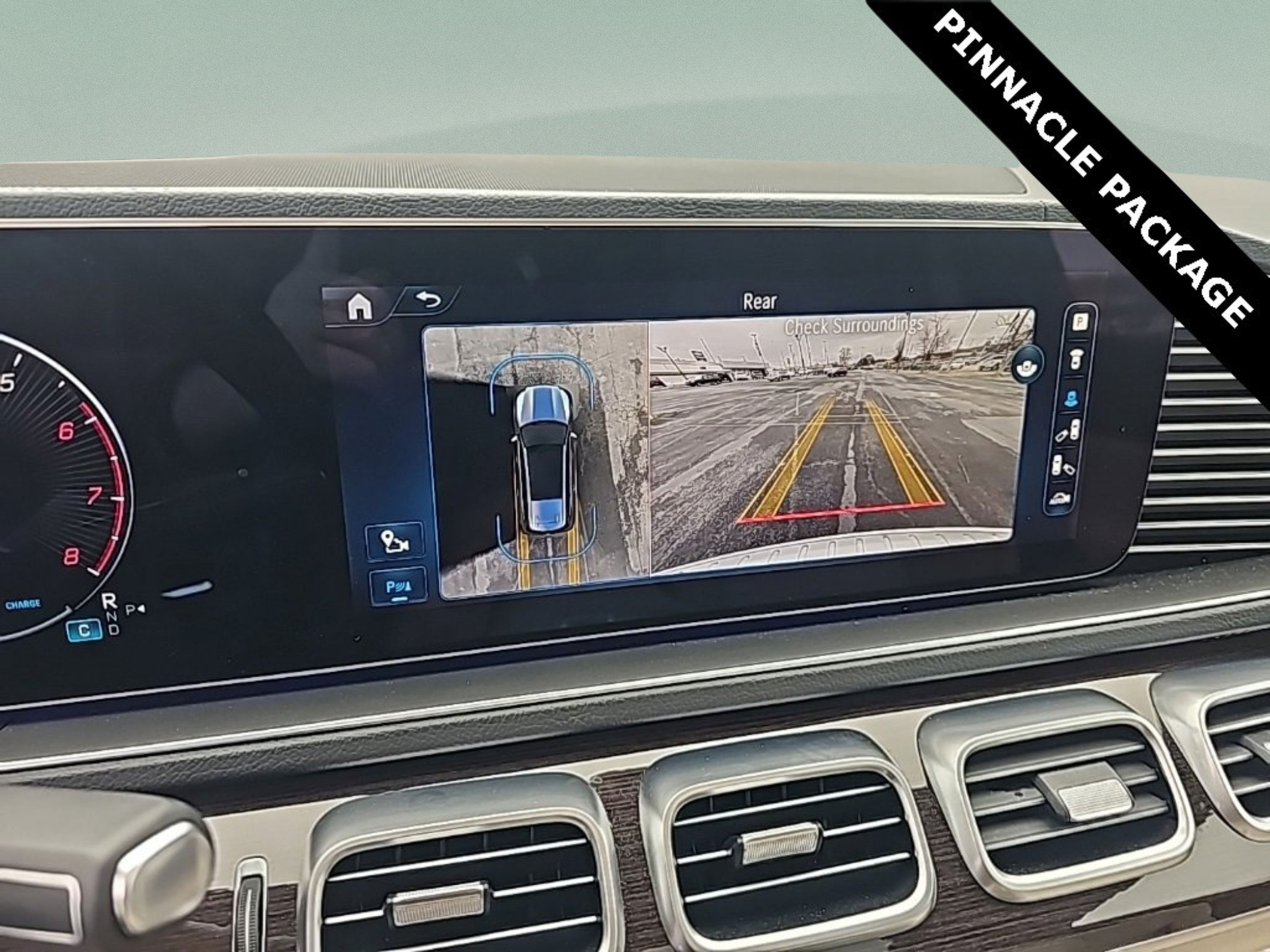 Used 2024 Mercedes-Benz GLS 450 4MATIC image 21