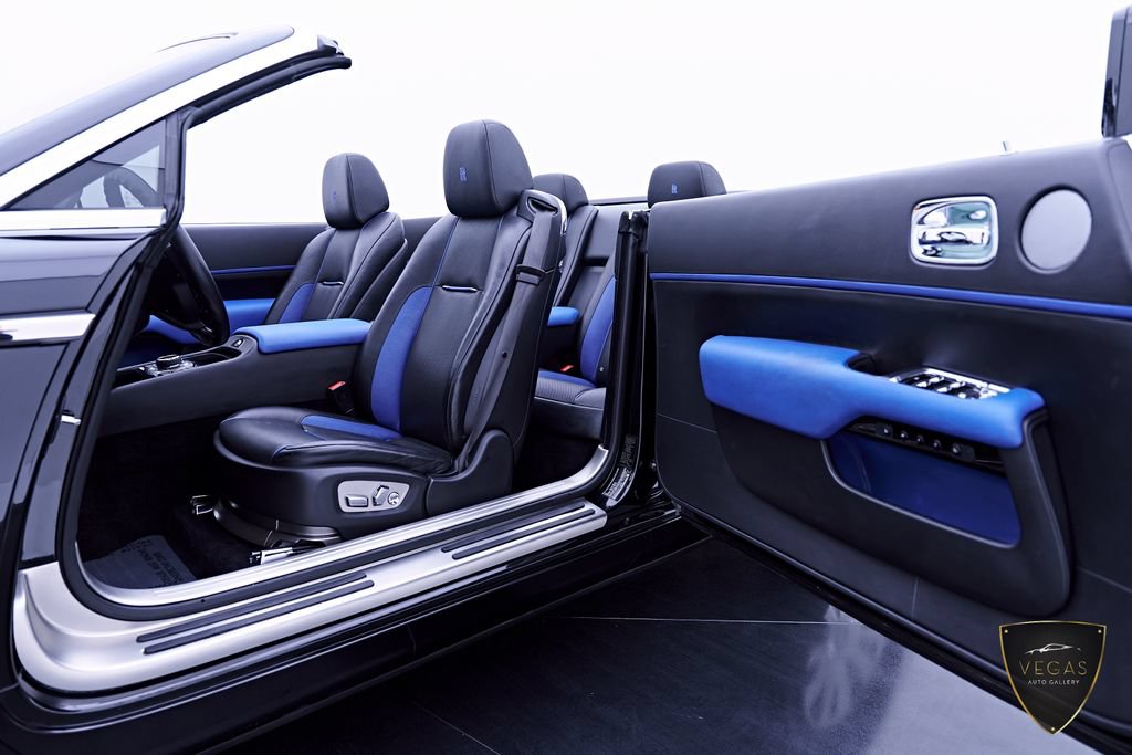 Used 2019 Rolls-Royce Dawn RWD image 41