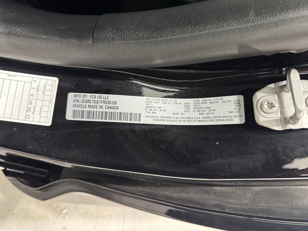 Used 2026 Chrysler Pacifica Limited FWD image 43