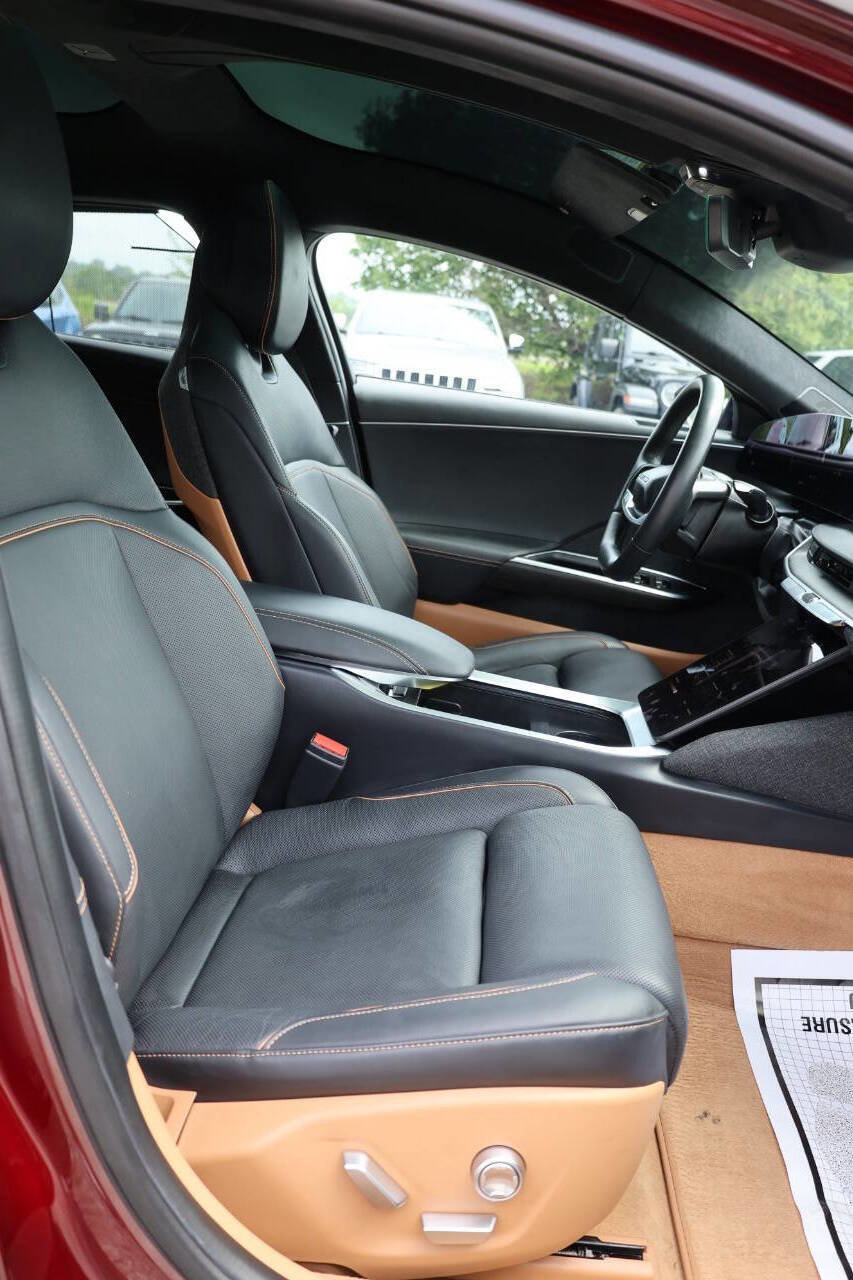 Used 2023 Lucid Air Touring image 15