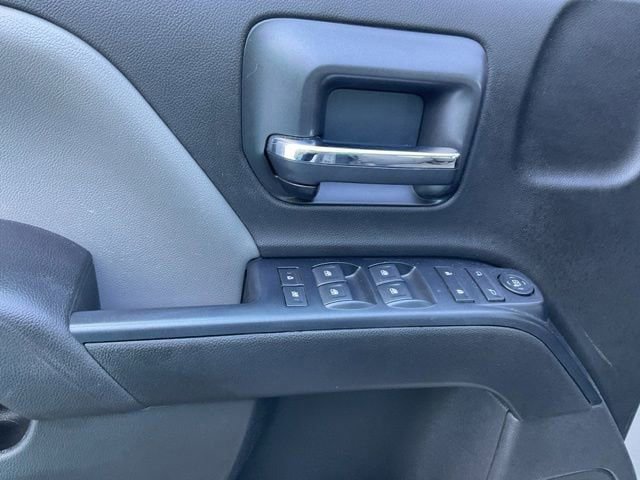 Used 2018 Chevrolet Silverado 1500 Custom w/ Custom Value Package AWD/4WD image 26
