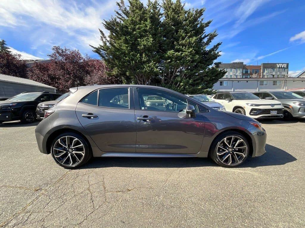 Used 2021 Toyota Corolla XSE FWD image 9
