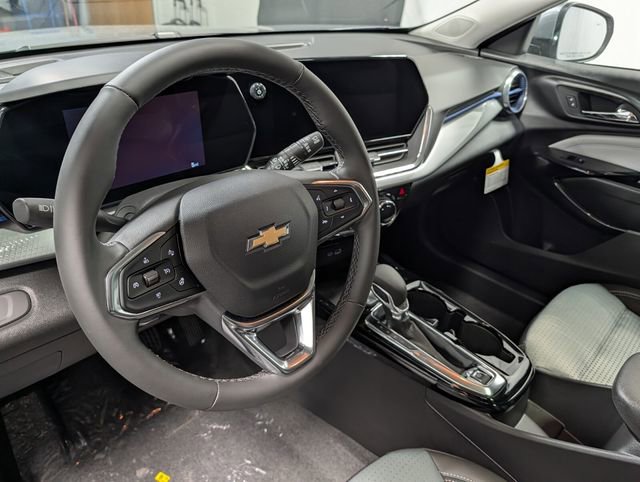New 2026 Chevrolet Trax LT w/ Sunroof Package FWD image 17