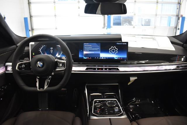 New 2026 BMW 740i xDrive w/ Premium Package AWD/4WD image 5