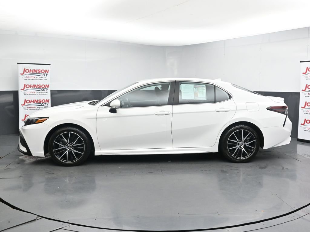 Used 2024 Toyota Camry SE FWD image 5