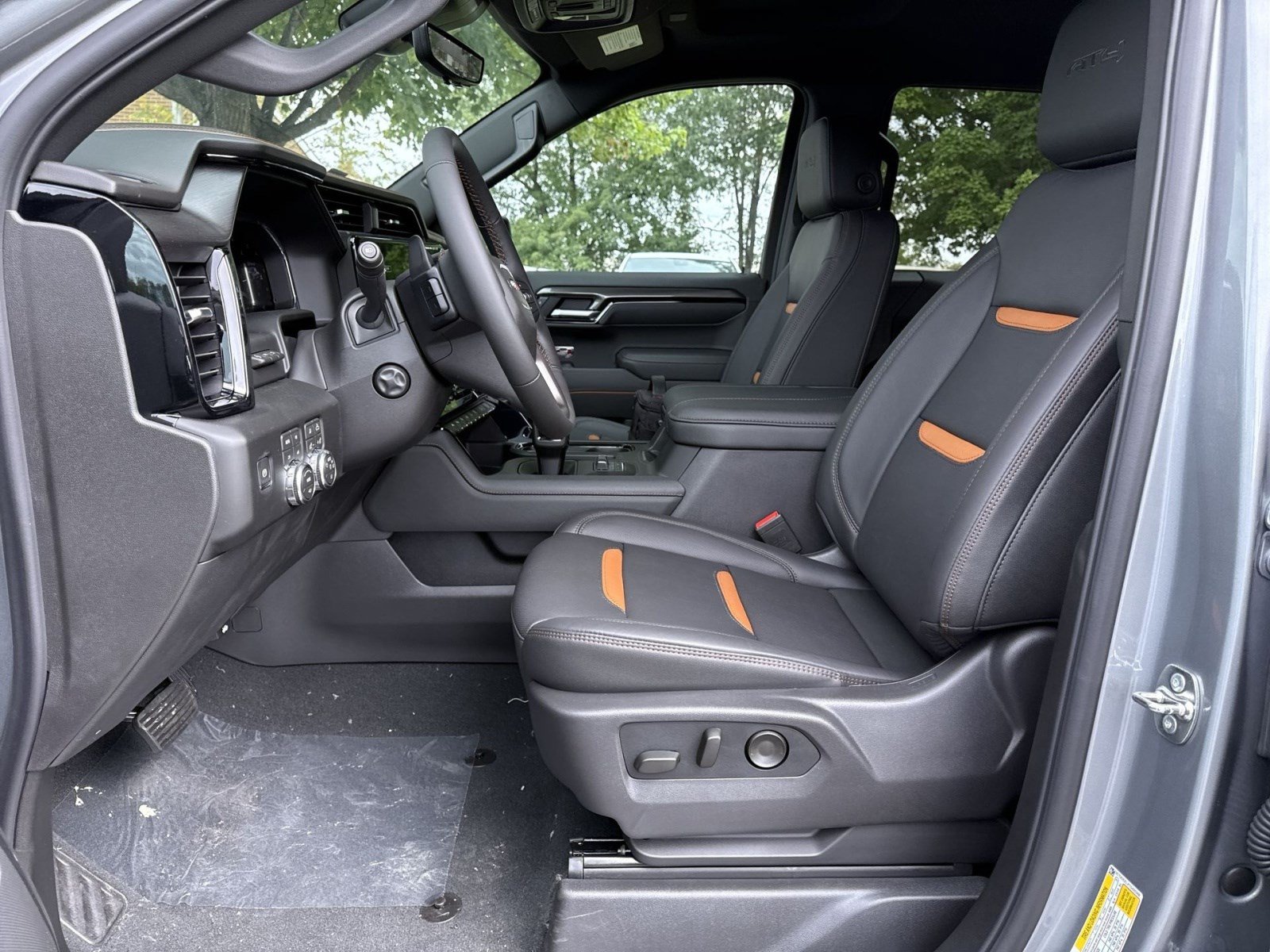 New 2026 GMC Sierra 1500 AT4 w/ AT4 Premium Package AWD/4WD image 10