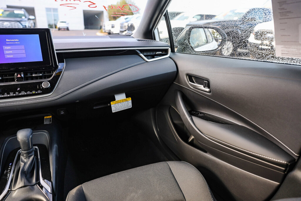 Certified 2026 Toyota Corolla SE w/ Black Out Package (TMS) FWD image 5