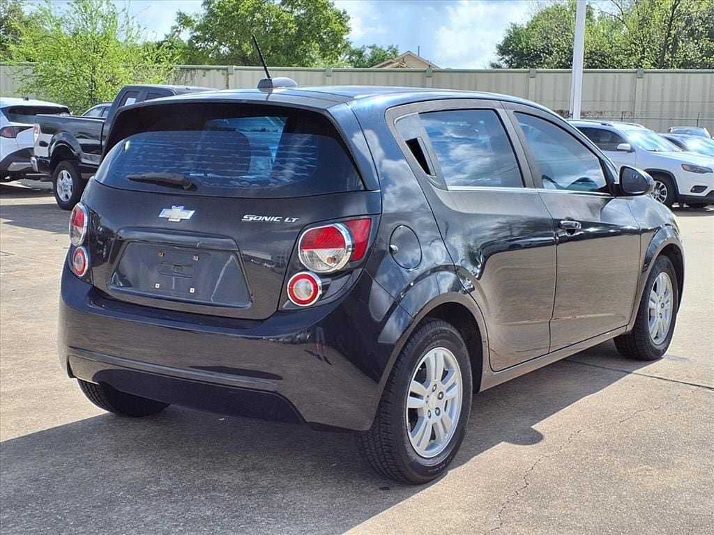 Used 2015 Chevrolet Sonic LT image 4