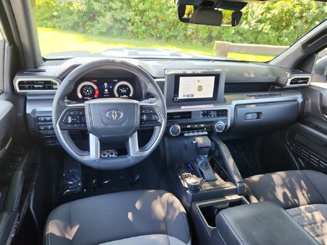 Used 2025 Toyota Tacoma TRD Sport AWD/4WD image 35