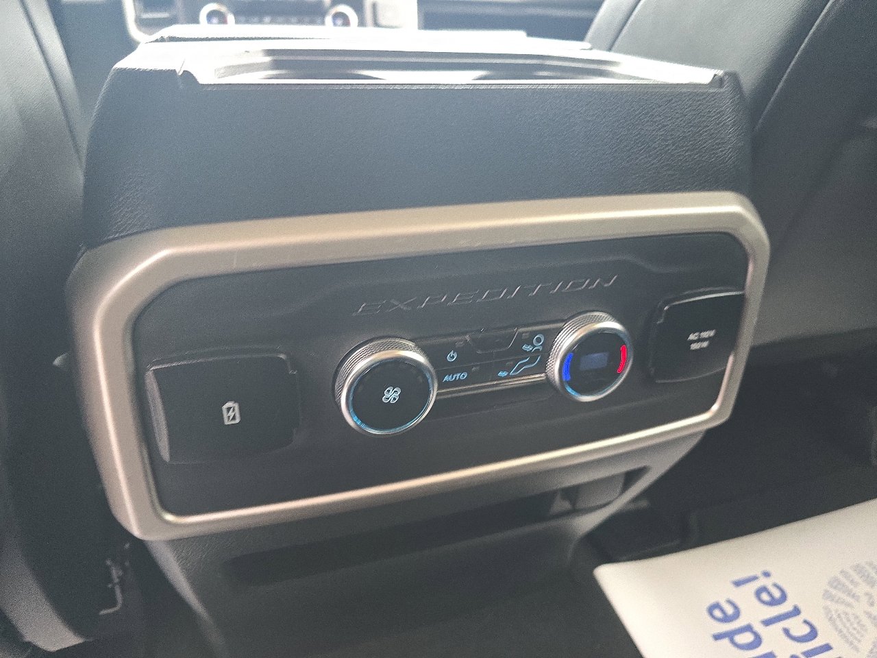 Used 2024 Ford Expedition Max XLT image 18