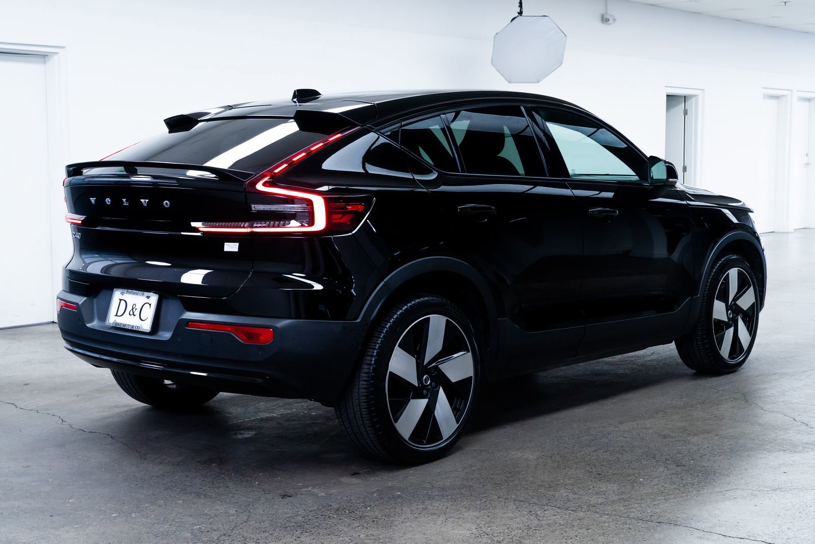 Used 2023 Volvo C40 P8 Recharge Ultimate image 6