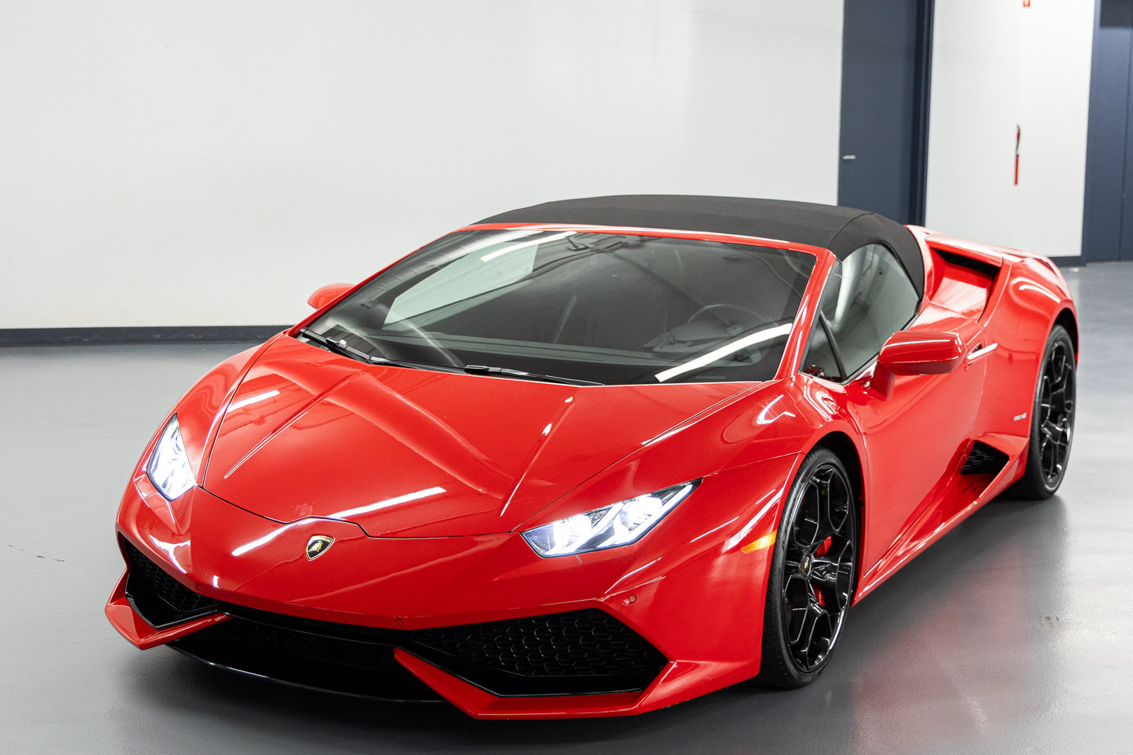 Used 2017 Lamborghini Huracan LP 610-4 AWD/4WD image 5