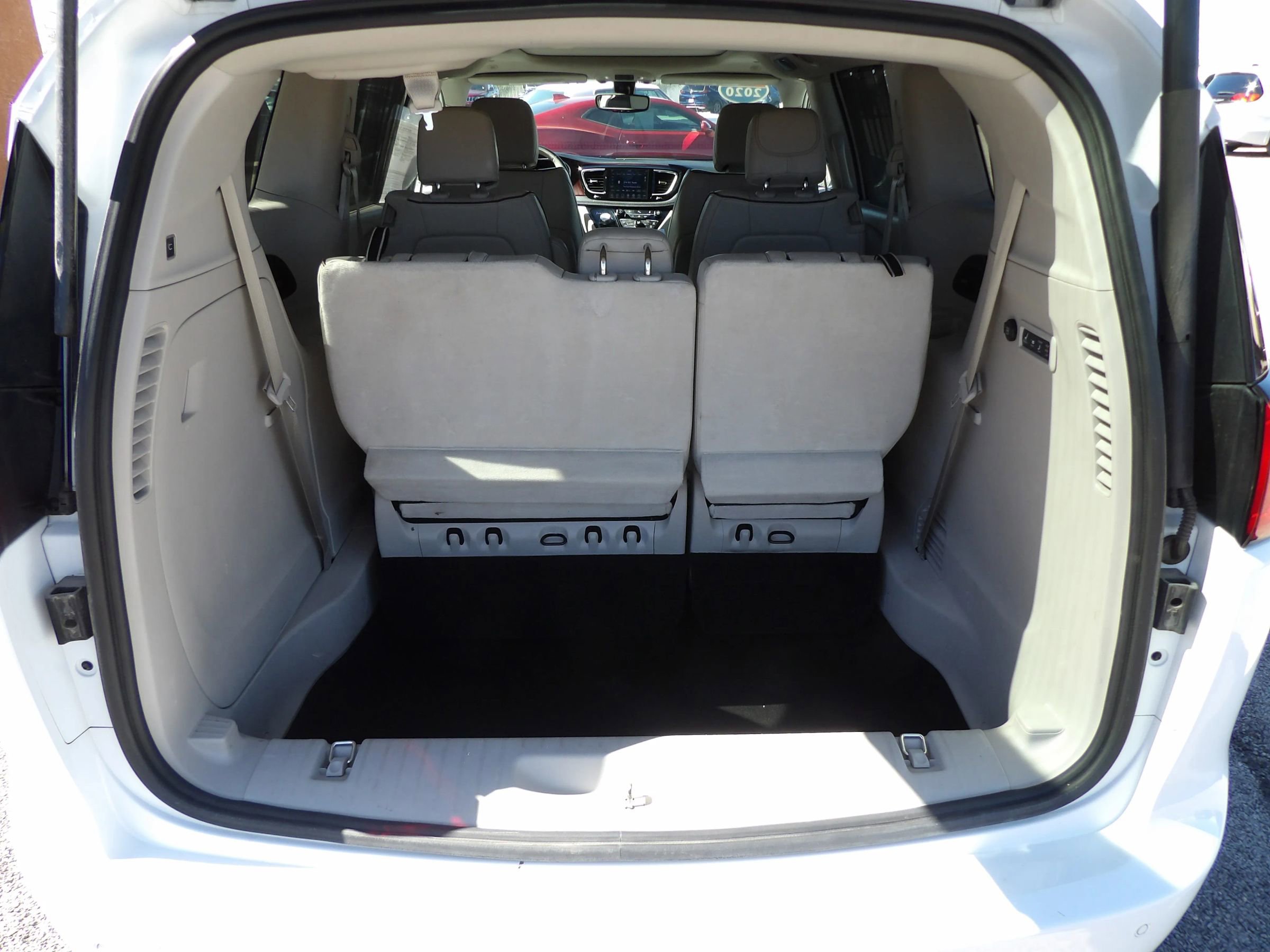 Used 2020 Chrysler Pacifica Limited image 22