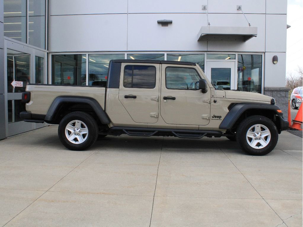 Used 2020 Jeep Gladiator Sport w/ Quick Order Package 24S image 4
