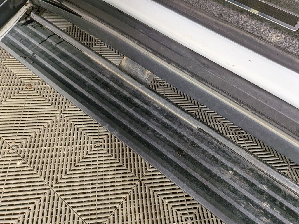 Used 2021 GMC Yukon AT4 w/ AT4 Premium Plus Package image 17