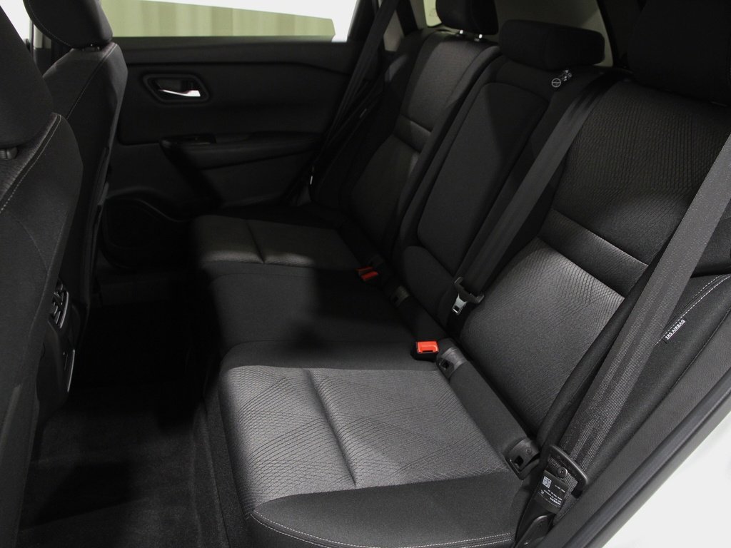 Used 2024 Nissan Rogue SV image 18