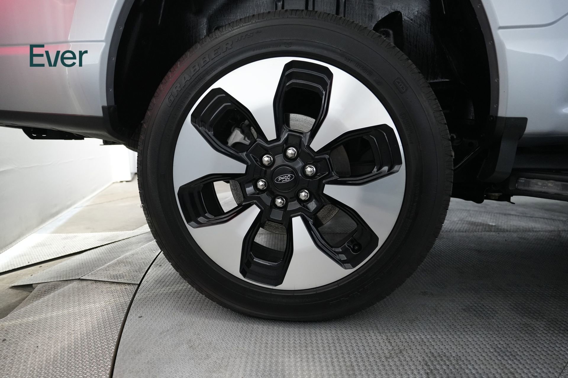 Used 2023 Ford F150 Lightning Platinum AWD/4WD image 16
