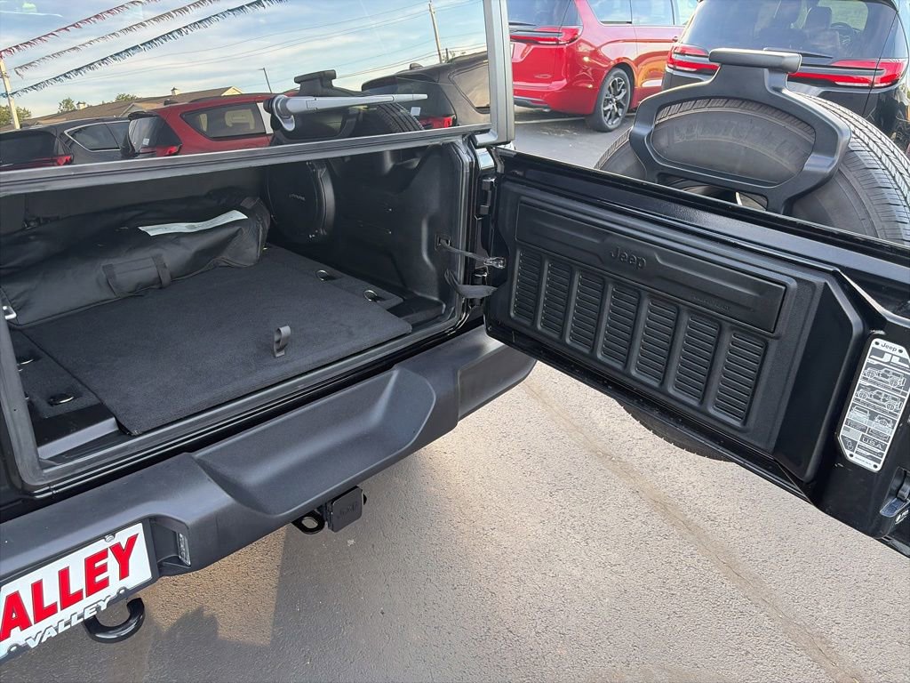 Used 2022 Jeep Wrangler Unlimited Sport AWD/4WD image 11