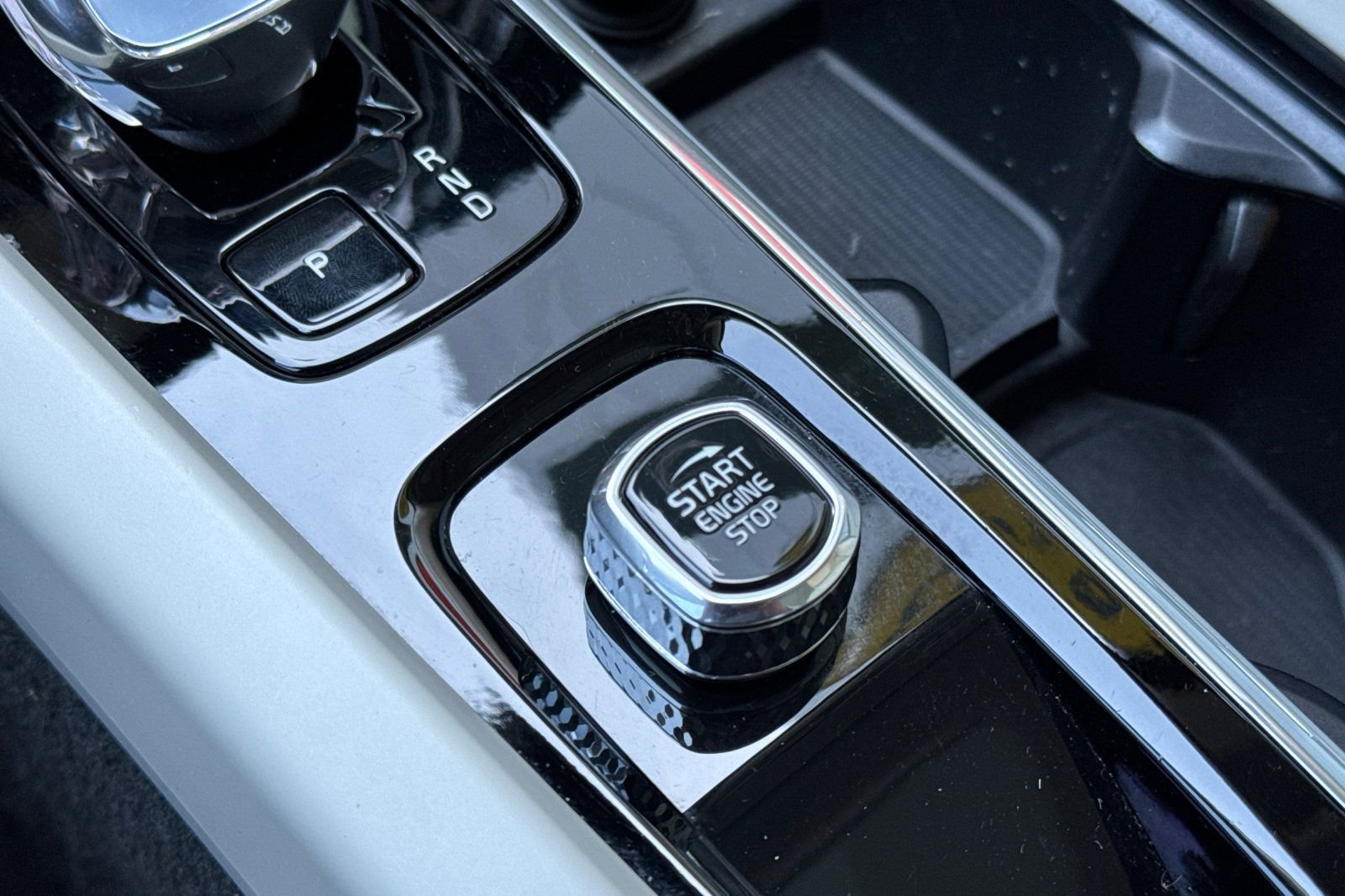 Used 2023 Volvo XC60 B5 Ultimate w/ Climate Package image 26