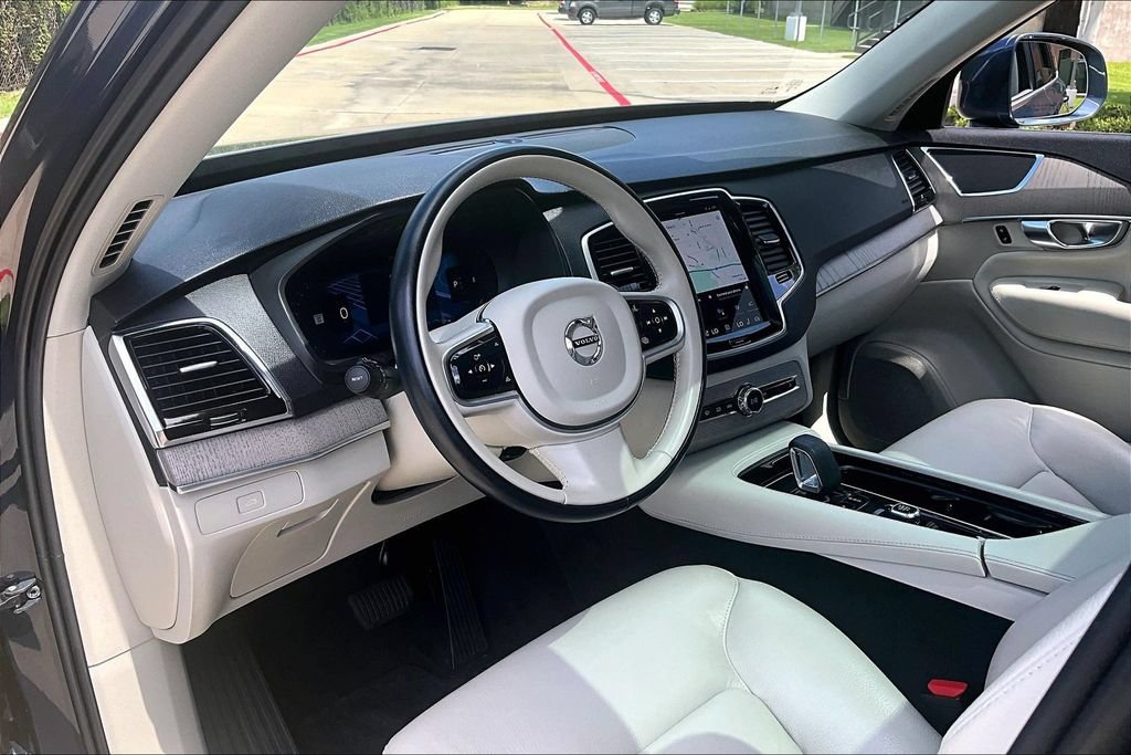 Used 2025 Volvo XC90 B6 Plus AWD/4WD image 17
