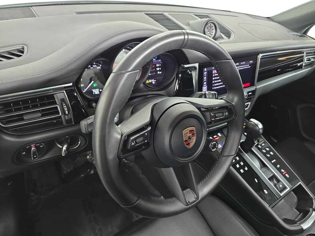 Certified 2026 Porsche Macan S AWD/4WD image 4