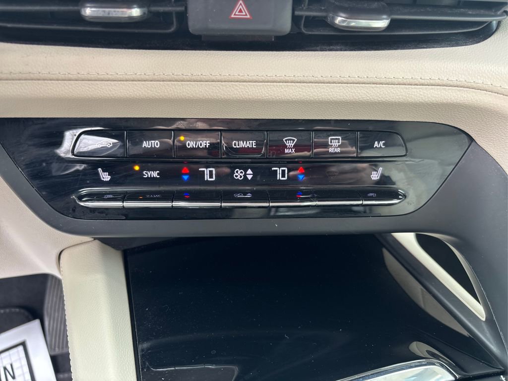 Used 2023 Buick Envision Preferred image 32