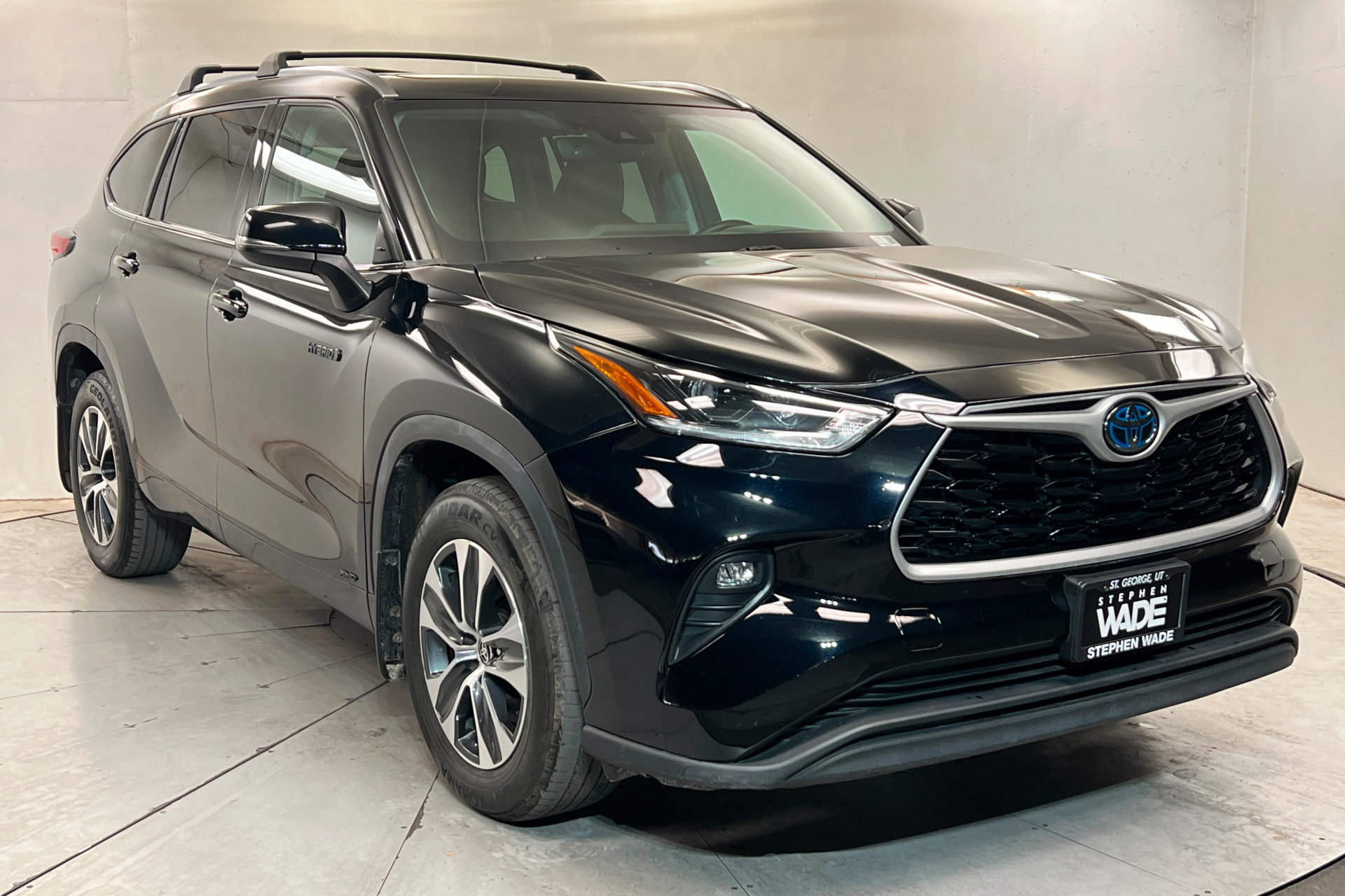 Certified 2021 Toyota Highlander XLE AWD/4WD image 8