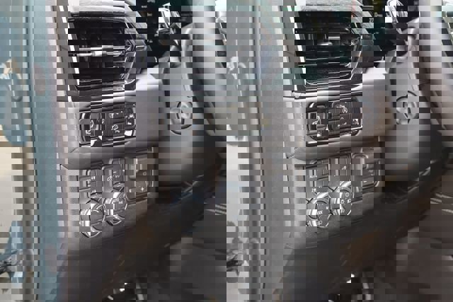 Used 2026 GMC Yukon AT4 Ultimate AWD/4WD image 29