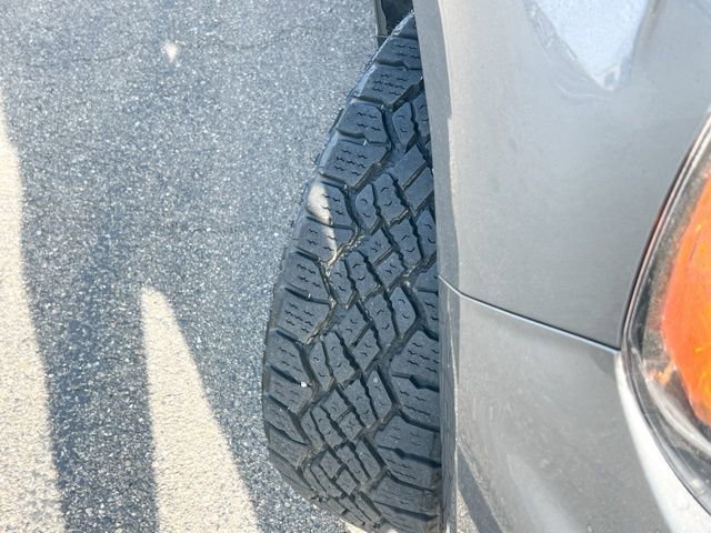 Used 2022 GMC Canyon AT4 image 3