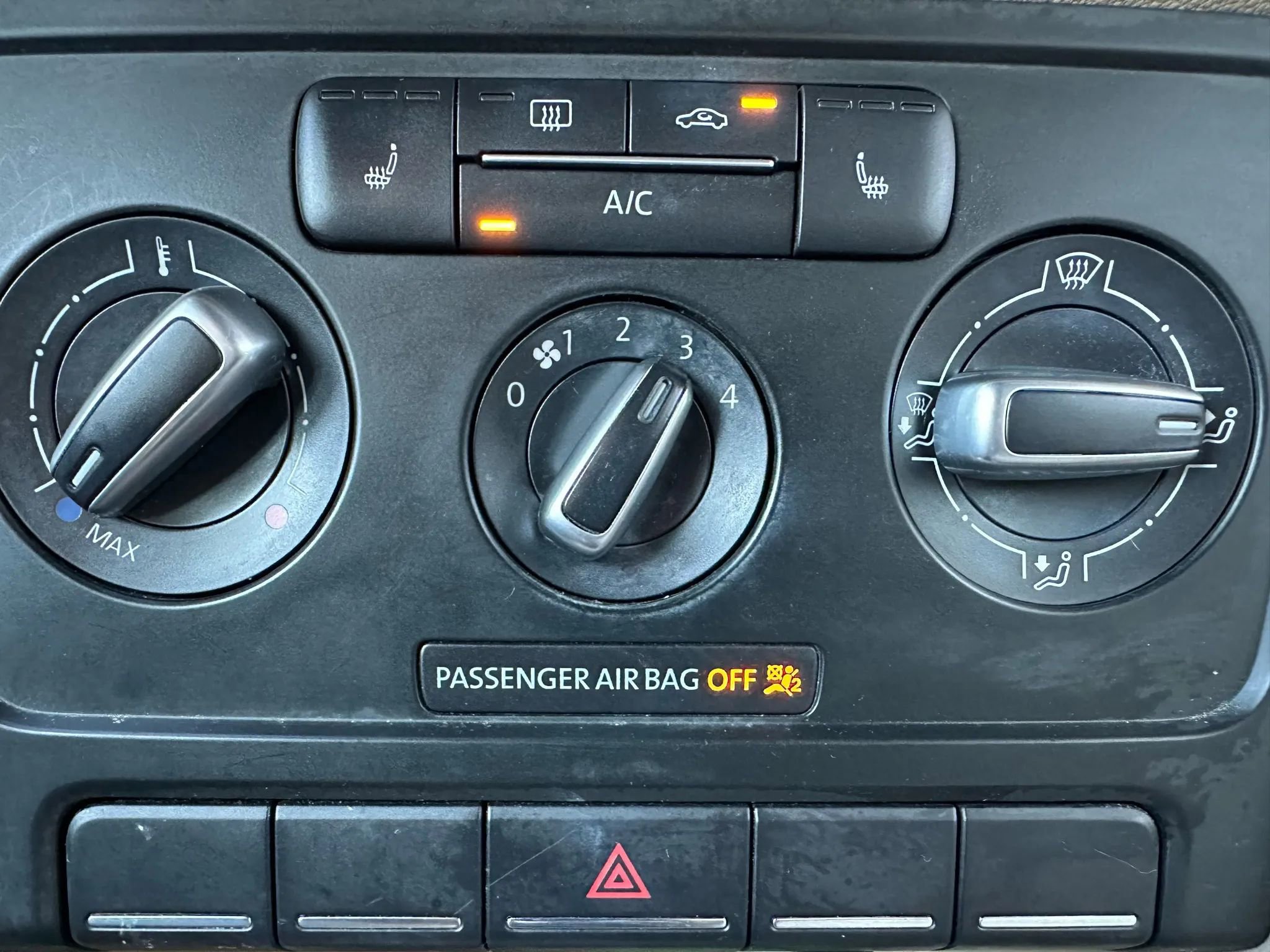 Used 2013 Volkswagen Beetle 2.0T image 19