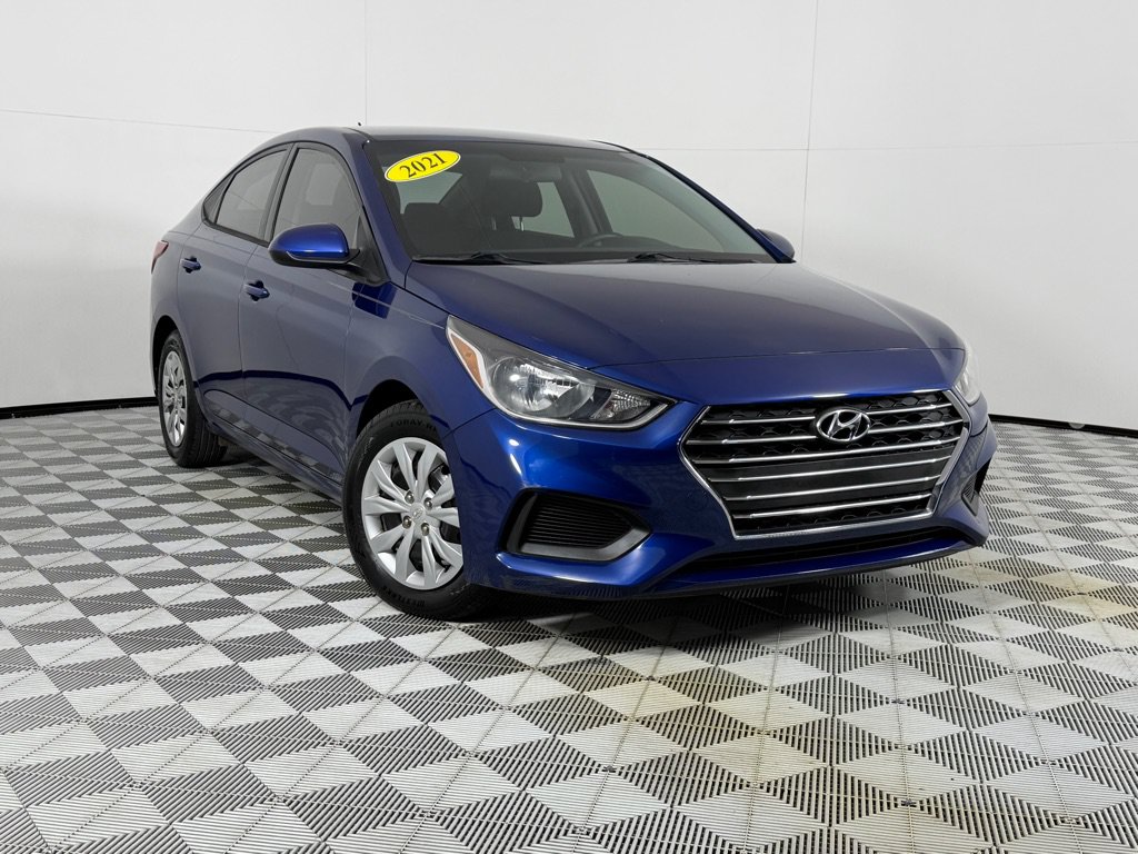 Used 2021 Hyundai Accent SE FWD image 2