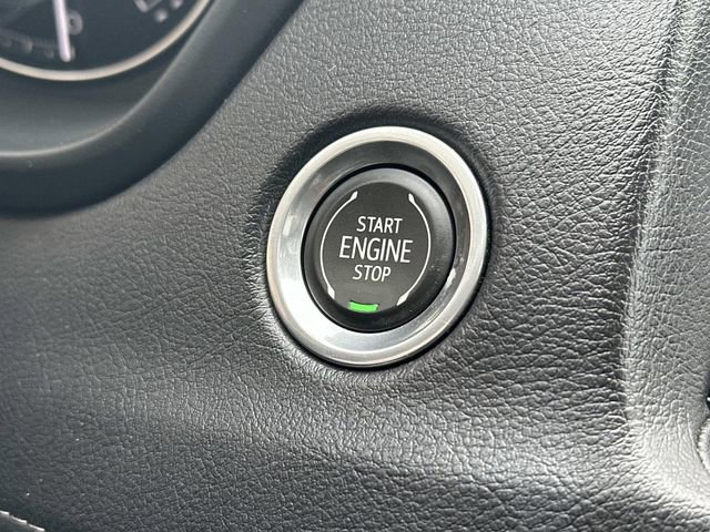 Certified 2022 Cadillac XT4 Luxury w/ Driver Awareness Package FWD image 25