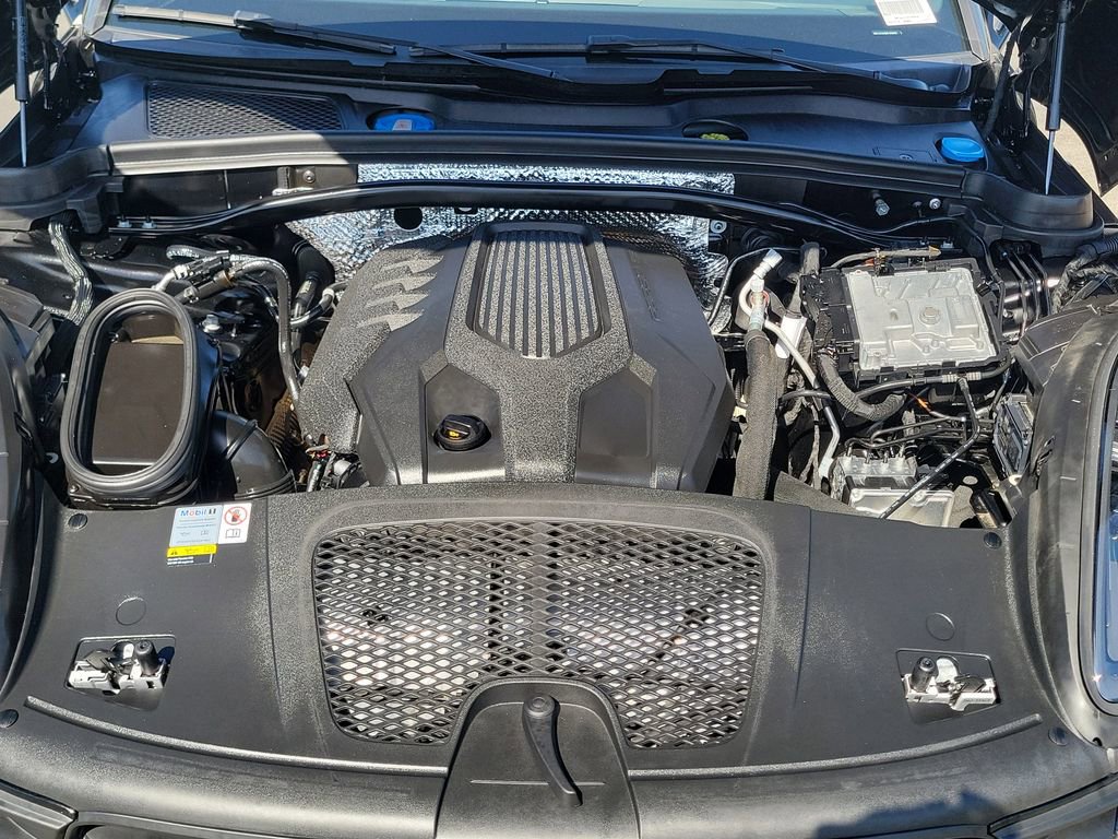 Used 2023 Porsche Macan Turbo AWD/4WD image 22