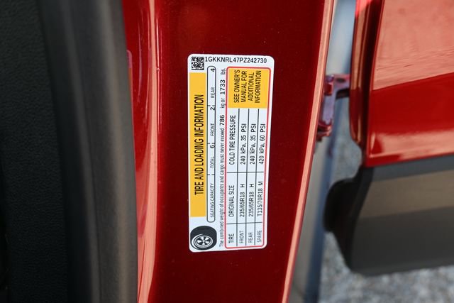 Used 2023 GMC Acadia SLE w/ Driver Convenience Package image 29