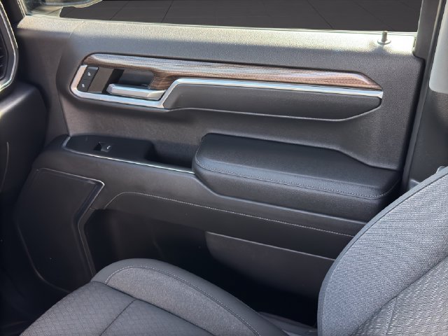 Used 2022 Chevrolet Silverado 1500 LT AWD/4WD image 25