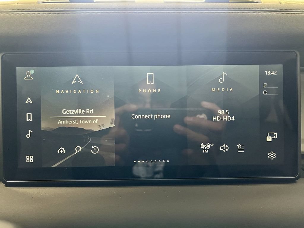 New 2024 Land Rover Defender 110 S AWD/4WD image 21