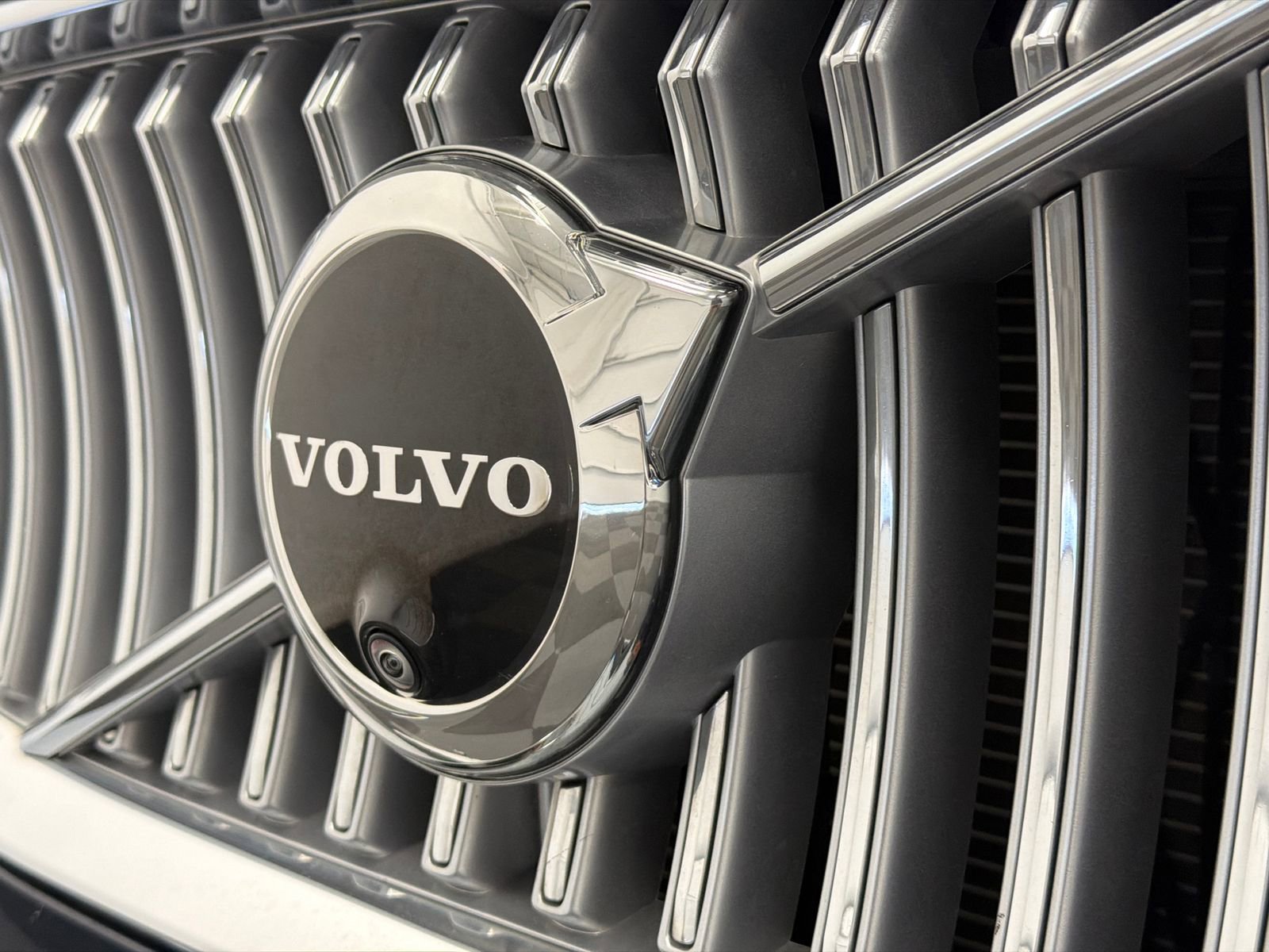 Used 2024 Volvo XC90 T8 Ultimate w/ Lounge Package image 14